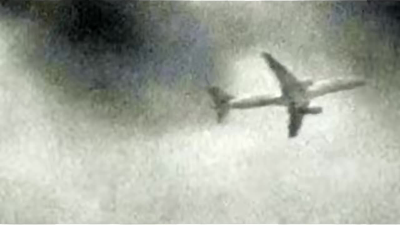 🛸👽 What's this UFO doing in the sky? | TheTruthAbove