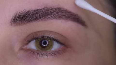 How to draw and arrange eyebrows using soap