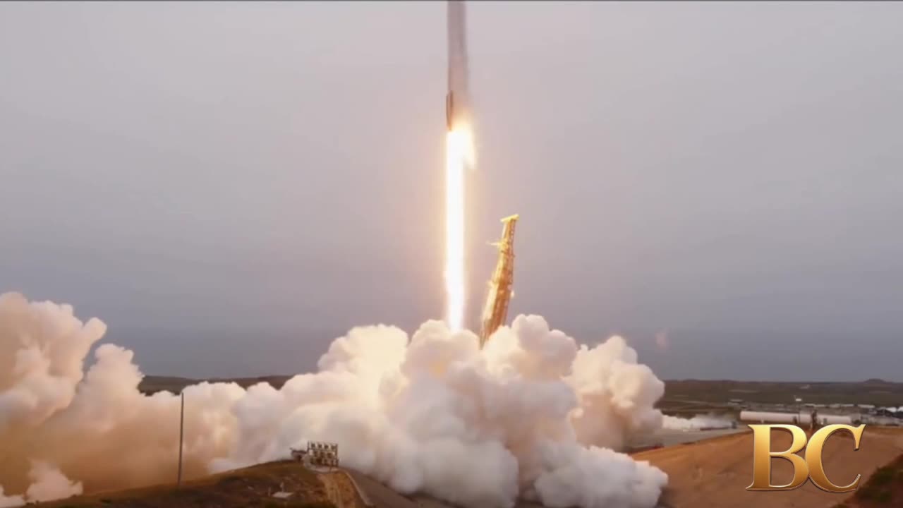 SpaceX launches Starlink satellite stack from Vandenberg Space Force Base