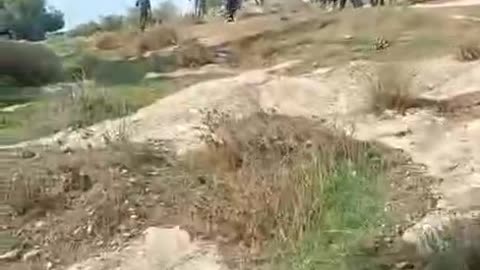 The moment settlers attacked Khalil al-Louz south of Bethlehem