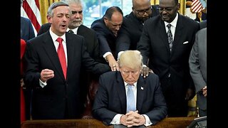 🙏🇺🇲 The best way to start any meeting...esp. in the WHITE HOUSE!!!🙏🇺🇲