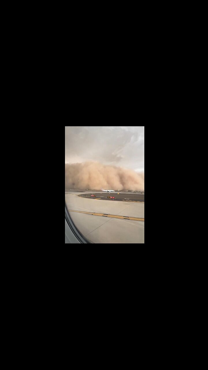 😮 Check out View from onboard Delta flight that was DIVERTED to Phoenix Sky Harbor yesterday