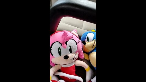 Sonic And Amy His Girlfriend go to the mall