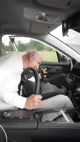 A Polish Man Shows Just How Cheaply Made Chinese Cars Are