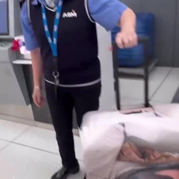 I made a luggage cover from my wife’s most embarrassing photo and glued it to her bag.😂