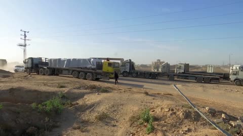 Aid-loaded trucks enter Gaza as US renews ceasefire efforts