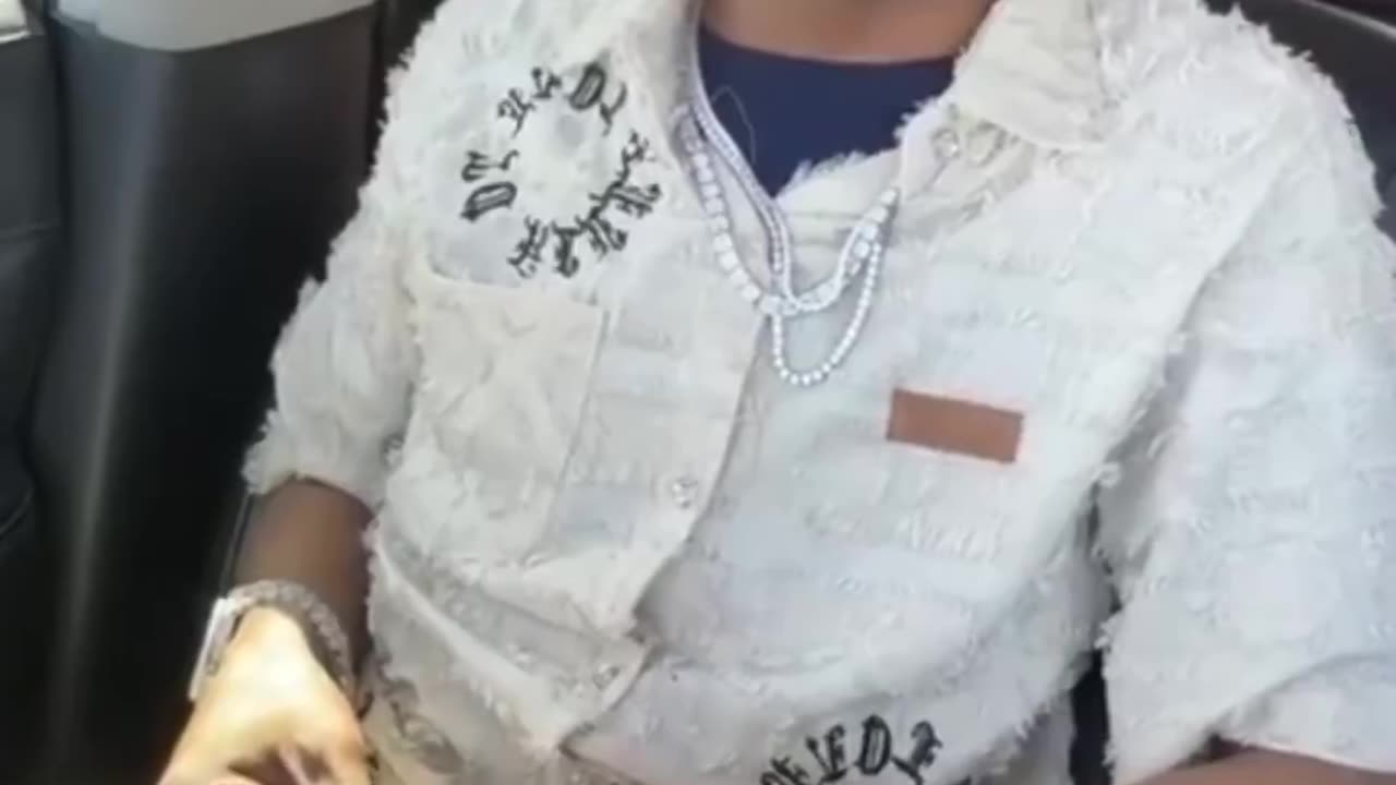 Charleston White reacts to video of him snitching