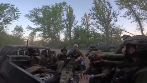 🛡️🇺🇦 Ukraine Russia War | Colombian Volunteers Aid Wounded Ukrainian Driver Evacuation | RCF