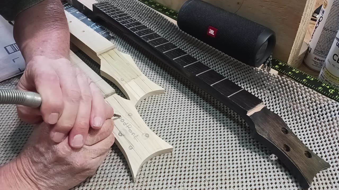 Cigar Box Guitar - shaping the neck with the facet method