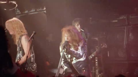 Guns N' Roses - It's So Easy (OFFICIAL MUSIC VIDEO) HD