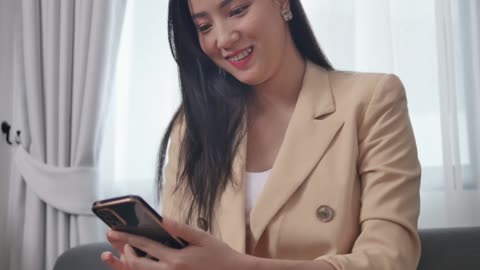 Woman, smartphone, education