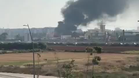 Footage showing direct impacts of Iranian missiles 🔥 #iran #israel #war