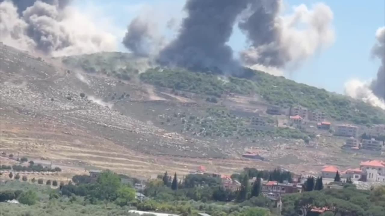 Israeli warplanes reportedly strike over 20 targets in the Nabatiya area, southern