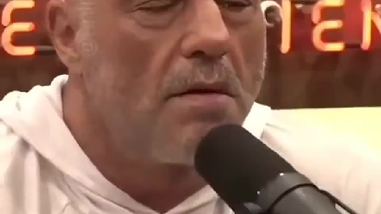 Bernie Sanders non riesce a ricordare