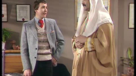 MIND YOUR LANGUAGE S03E01 - I Belong to Glasgow