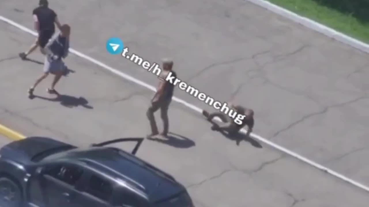 Kremenchuk: Locals Have a Heart-to-Heart With TCB Death Squad Killers 😁