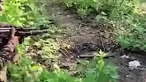 Terrifying POV footage near Bakhmut: Ukrainian soldiers storm Russian trenches #warinukraine #shorts