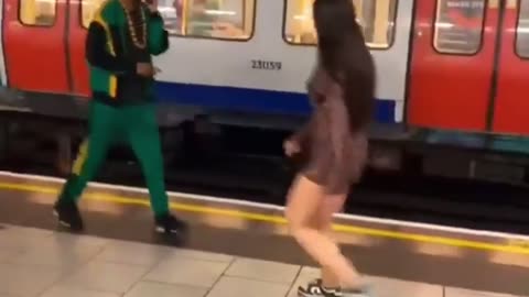 😱👊 WWE Star Kofi Kingston Gets Knocked Out in Subway Brawl! | FCN