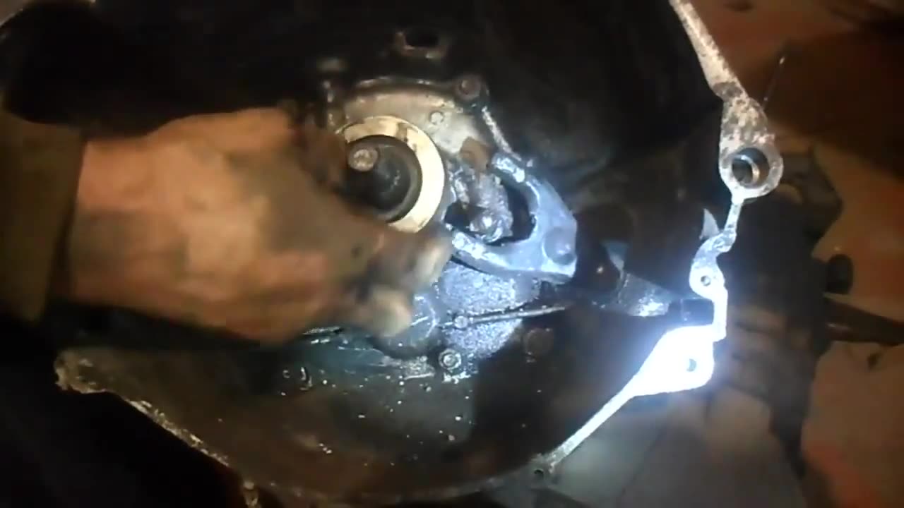 How to Change the Throwout Bearing on a Classic Lada.