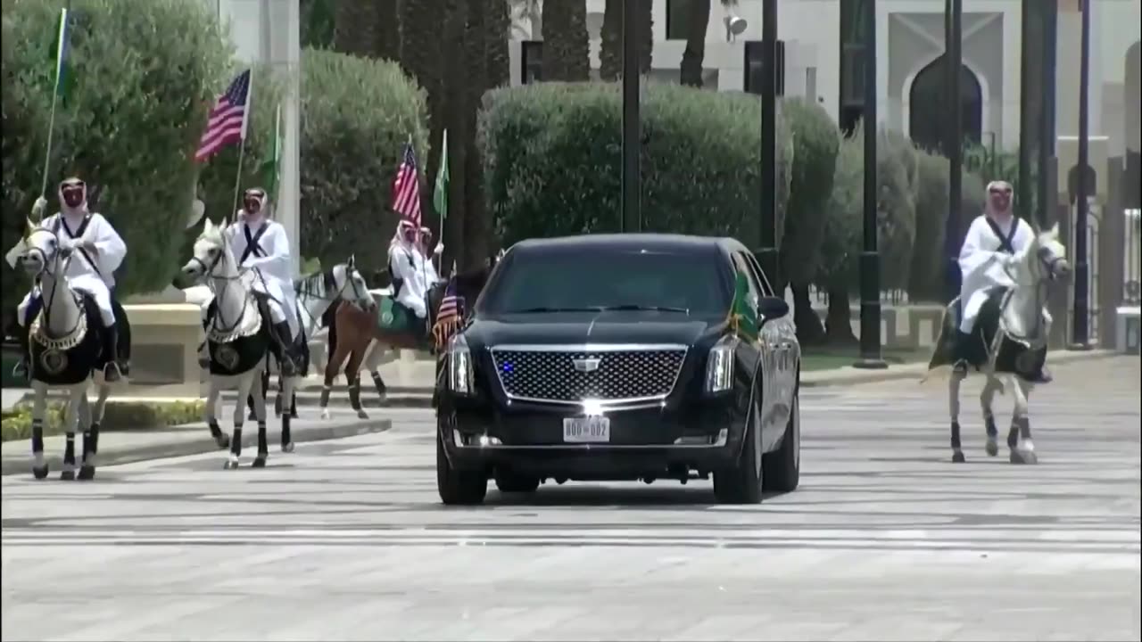 🔥The Beast escorted by the Saudi Royal guard on horseback in Riyadh