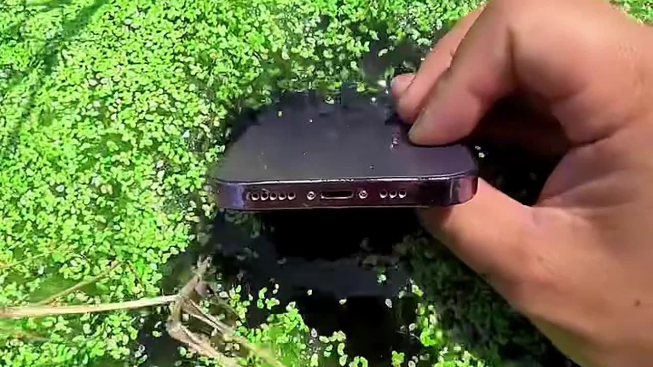 Iphone camera test under water testing satisfaction video