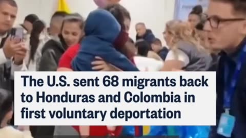 The first planes carrying migrants who voluntarily deported themselves