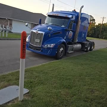 GONNA MAKE IT MYSELF #ourtruckinglife #truckdriver #trucking #longhaultrucker #truckdriverjobs