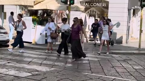 Milan Summer Street Style 2025 🔥 Top Fashion Trends Spotted in Italy’s Style Capital 35°C Edition🇮🇹
