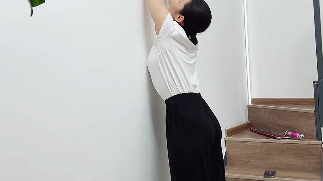 807.趴牆跟練