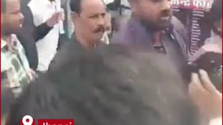 Jhansi Shock: Wife Catches Husband With Girlfriend, Beats Them Publicly | Viral Video