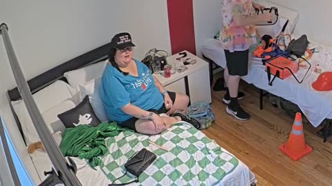 Sharpfart said he hates fat women... poor Rachel