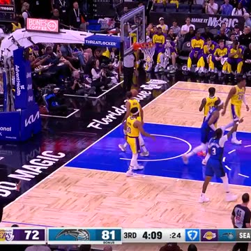 NBA Paolo hits the triple for 23 and for a double-digit lead!