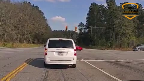 Unexpected Crash at the Crossroads | Despacio Bro