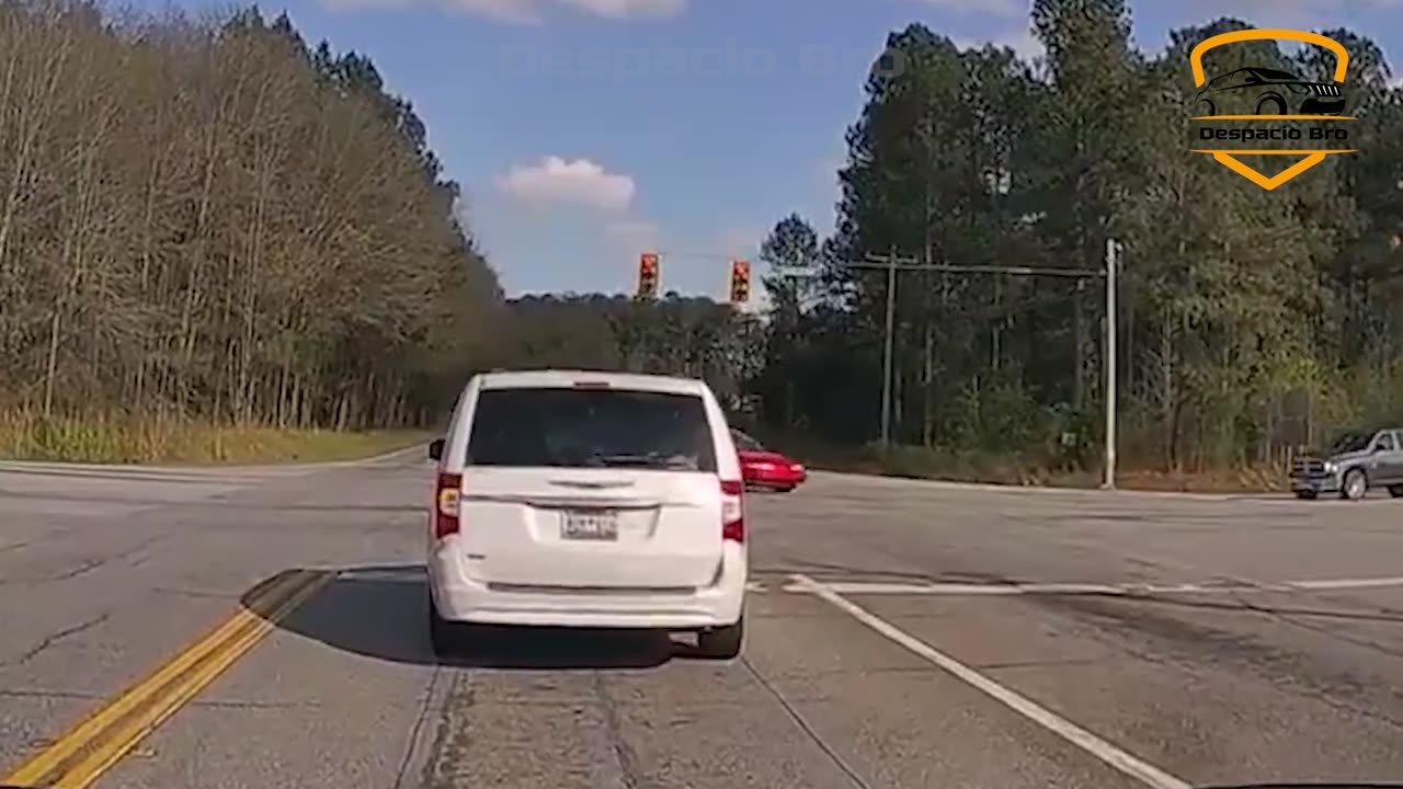 Unexpected Crash at the Crossroads | Despacio Bro