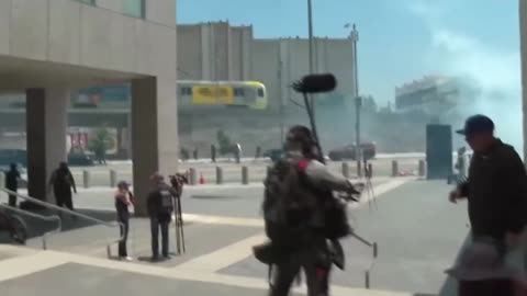 Rioters in LA engage the National Guard