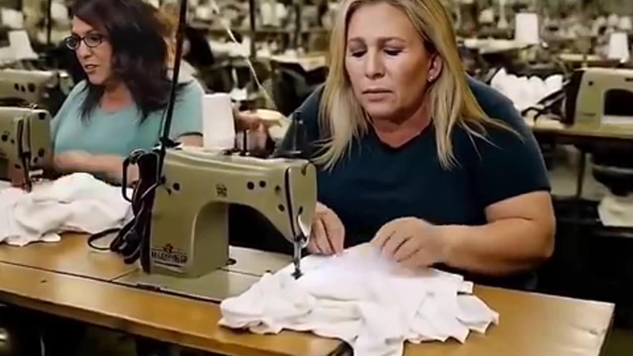 AI视频:美国人民喜迎制造业回归