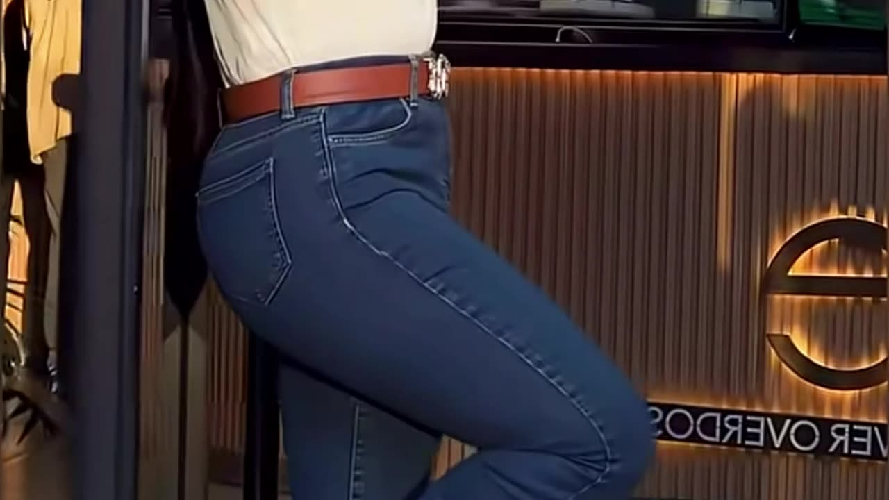 “How to Rock Jeans with Style” 👖✨