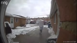 OH Shocking Video Man robs a Brink’s truck, leads police on a chase, takes a hostage, and is killed