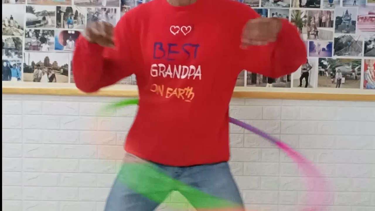 Hoola Hoop-red shirt-nocap