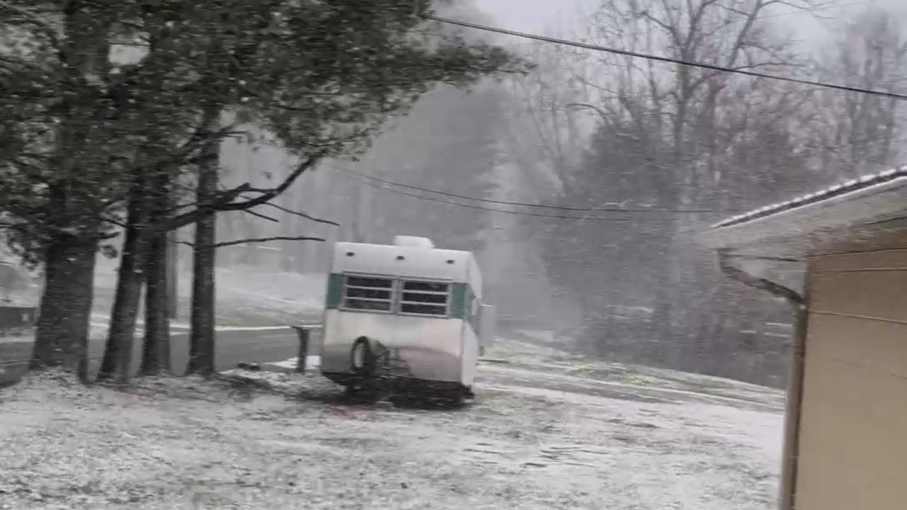 Kentucky's first snow 2025