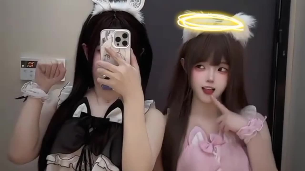 koran two cute girls