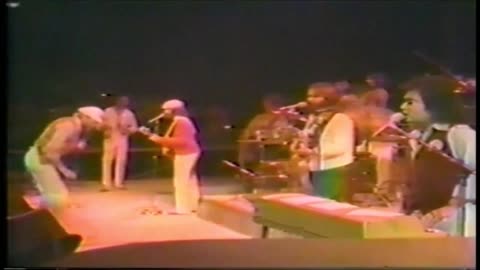 The Beach Boys: Catch a Wave - Live 1977 (My "Stereo Studio Sound" Re Edit)