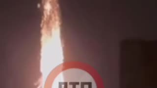 🙏 The moment of the fall of missile debris over Kyiv.