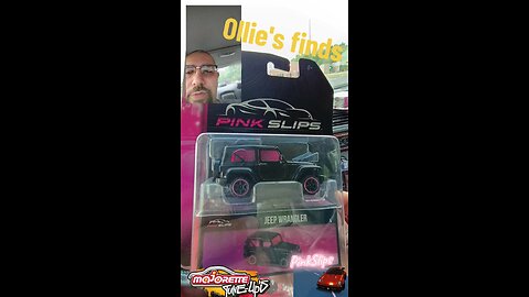 Pink slips majorette & Ollie's