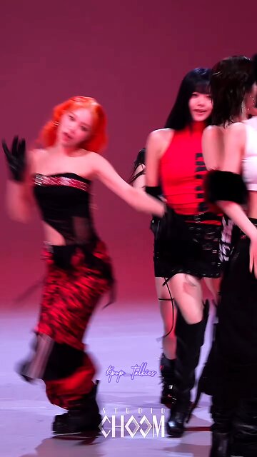 most viewed lesserafim "Spaghetti" fancam in studio choom