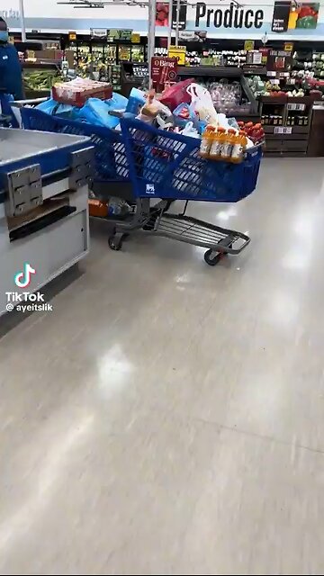 Jobless man buys full 3 carts with food stamps ,