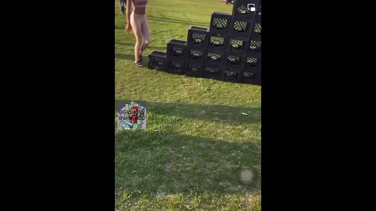 Omg she broke her back