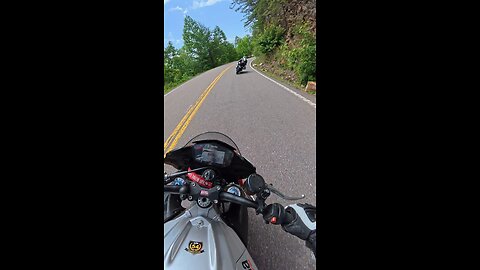 2025 Yamaha R9 challenging the aprilia Tuono V4 factory.