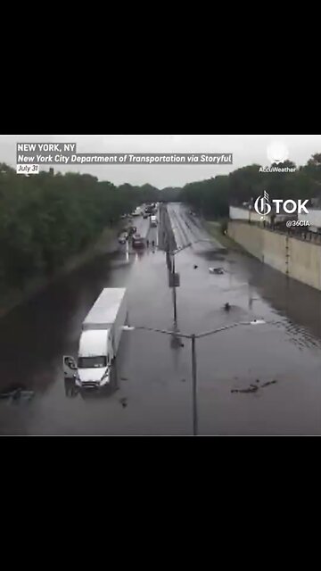 NEW YORK CITY💦🌊🚇🌇🚏🚍COVERED IN FLOODED WATERS🚉🌊🚚🌆💫