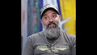 El arte de pintar la pasión: banderas que viajan por el mundo